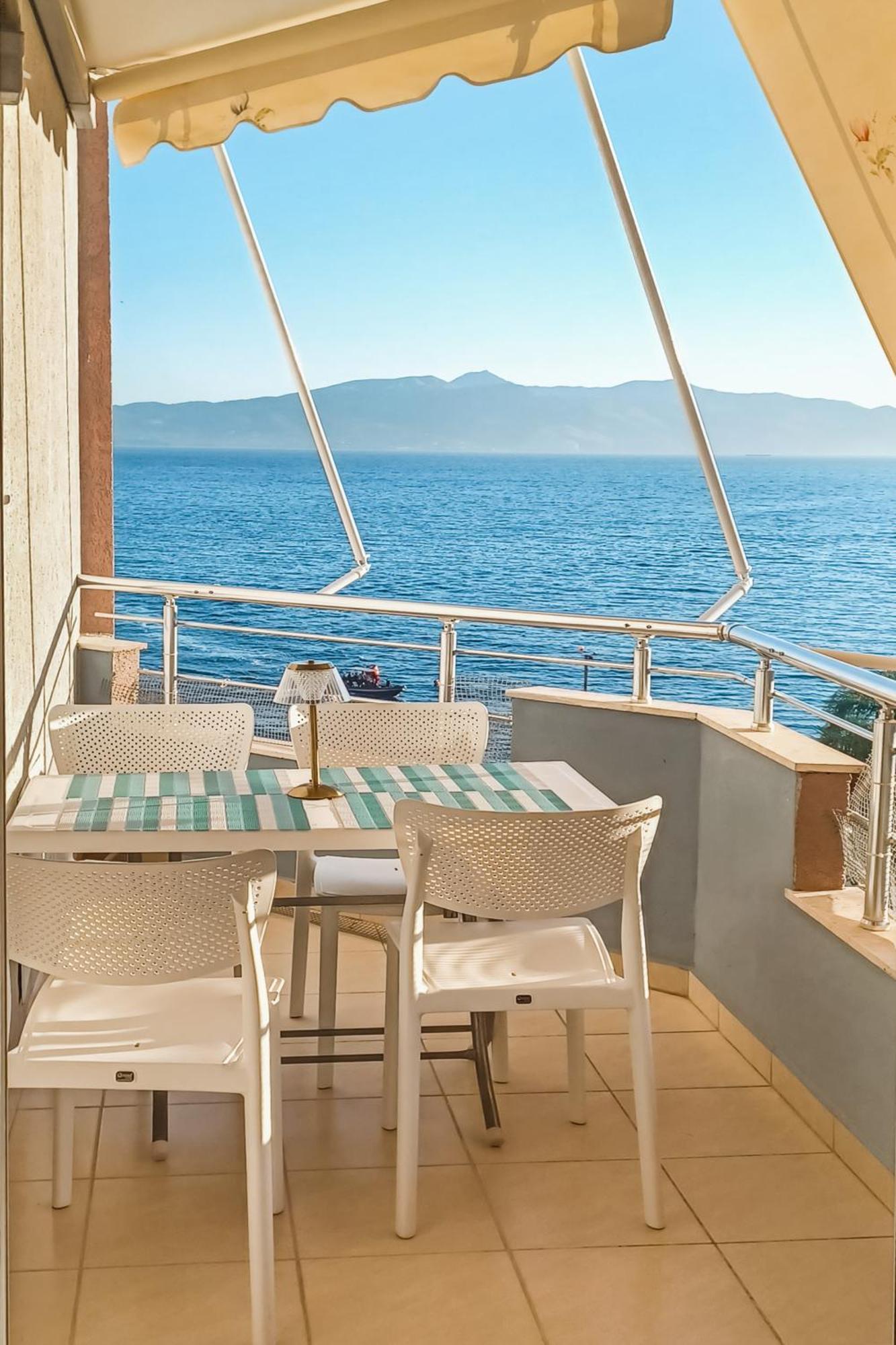 Susy Sea View Apartment Sarandë Exterior foto